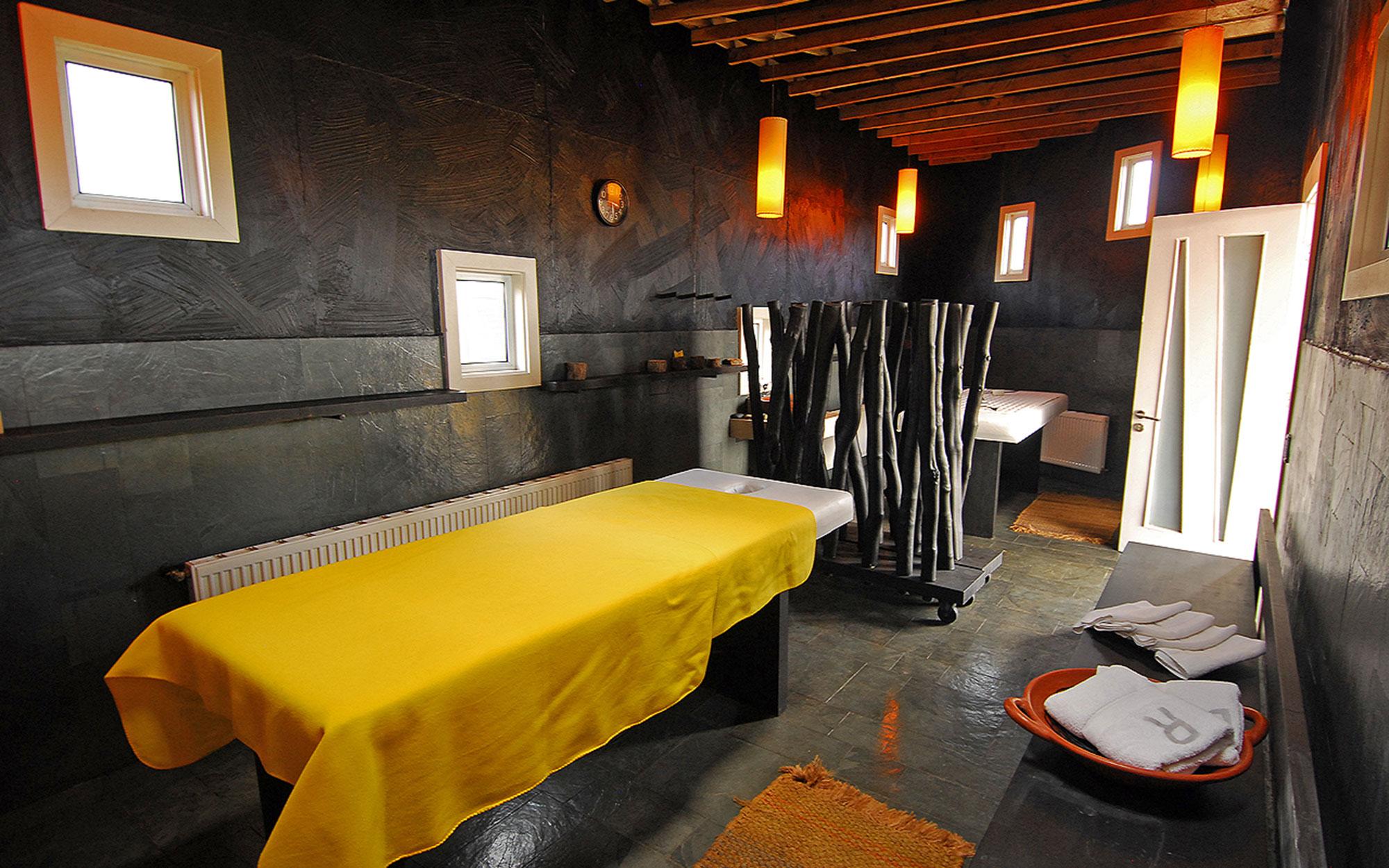 Remota Patagonia Lodge Puerto Natales Exterior photo