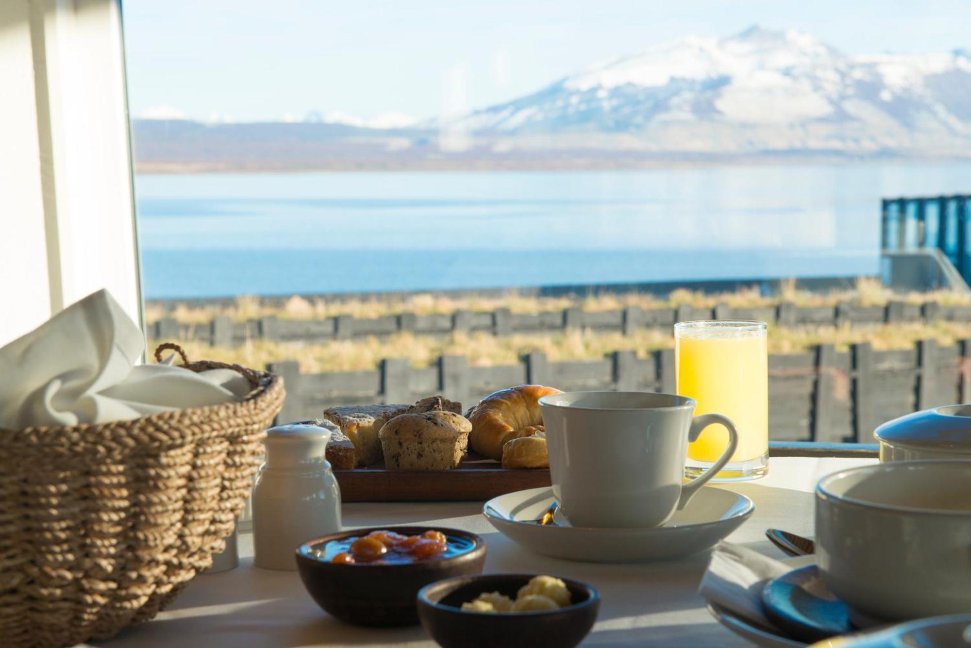 Remota Patagonia Lodge Puerto Natales Exterior photo